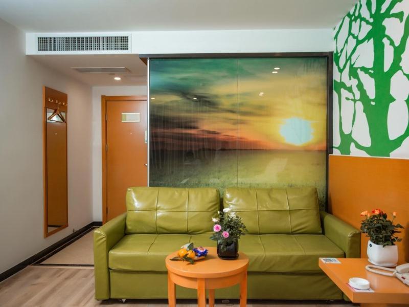 Vatica Shangdong Zaozhuang Tengzhou Railway Station Hotel מראה חיצוני תמונה